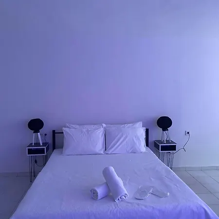 Luxurious 1 *
